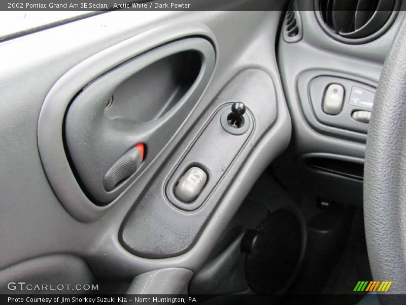 Arctic White / Dark Pewter 2002 Pontiac Grand Am SE Sedan