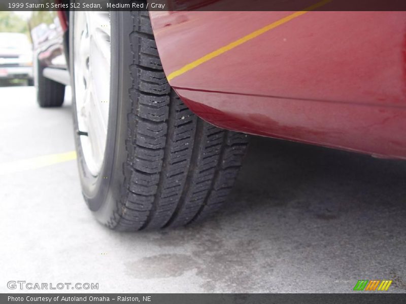 Medium Red / Gray 1999 Saturn S Series SL2 Sedan