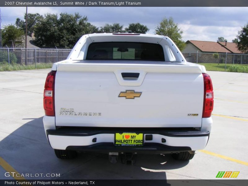 Summit White / Dark Titanium/Light Titanium 2007 Chevrolet Avalanche LS