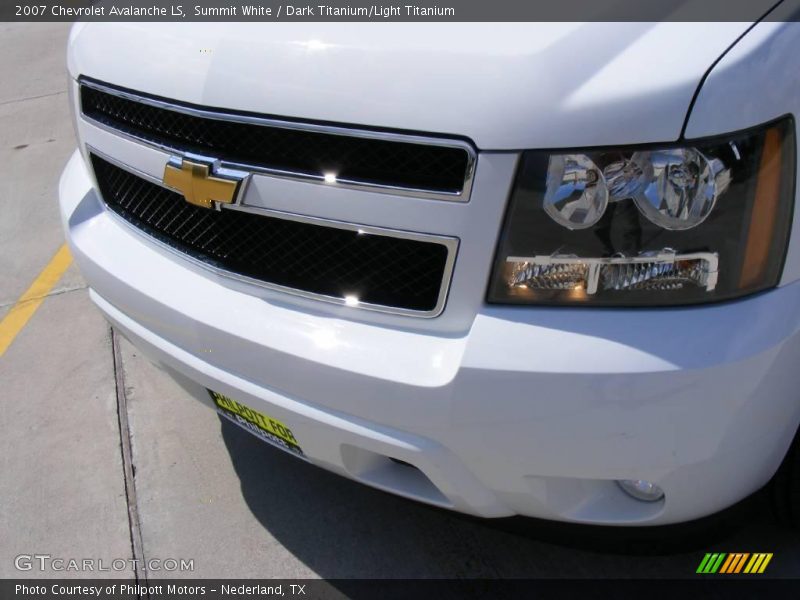 Summit White / Dark Titanium/Light Titanium 2007 Chevrolet Avalanche LS