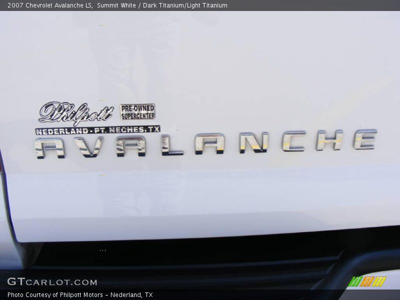 Summit White / Dark Titanium/Light Titanium 2007 Chevrolet Avalanche LS