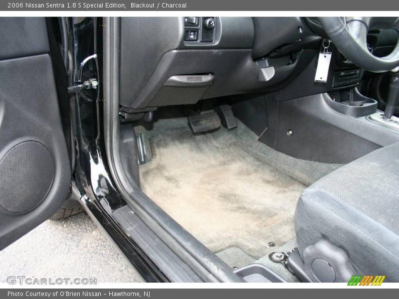 Blackout / Charcoal 2006 Nissan Sentra 1.8 S Special Edition