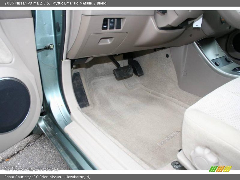 Mystic Emerald Metallic / Blond 2006 Nissan Altima 2.5 S
