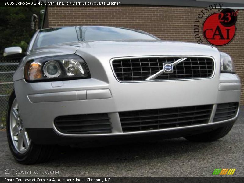 Silver Metallic / Dark Beige/Quartz Leather 2005 Volvo S40 2.4i