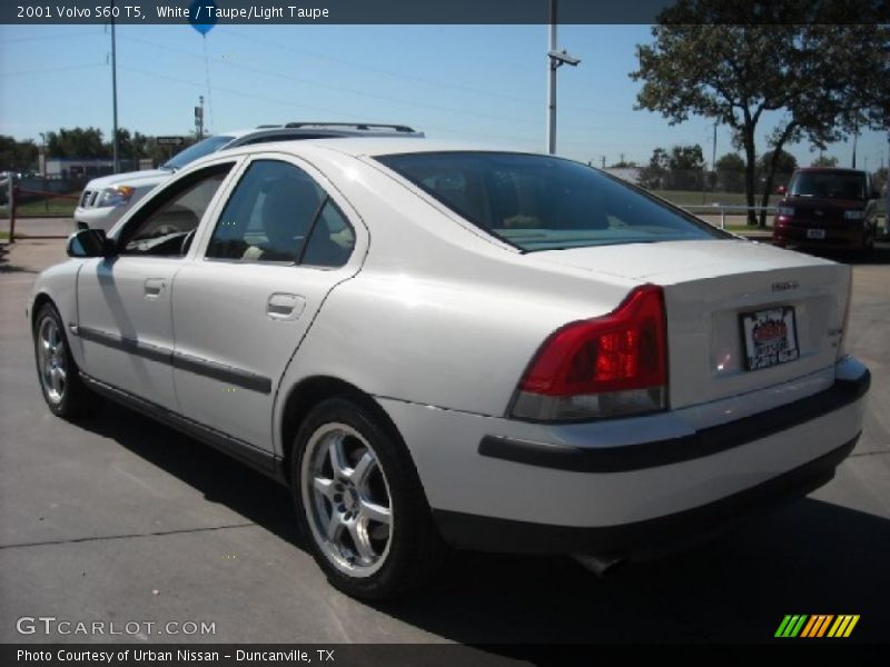 White / Taupe/Light Taupe 2001 Volvo S60 T5
