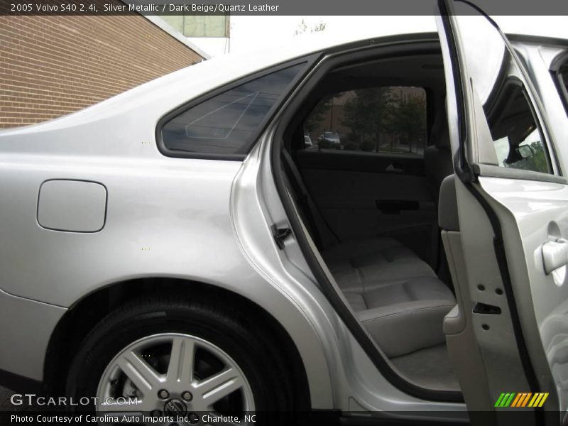 Silver Metallic / Dark Beige/Quartz Leather 2005 Volvo S40 2.4i