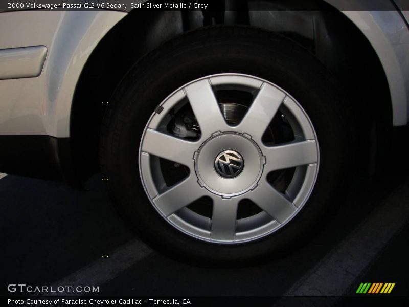 Satin Silver Metallic / Grey 2000 Volkswagen Passat GLS V6 Sedan