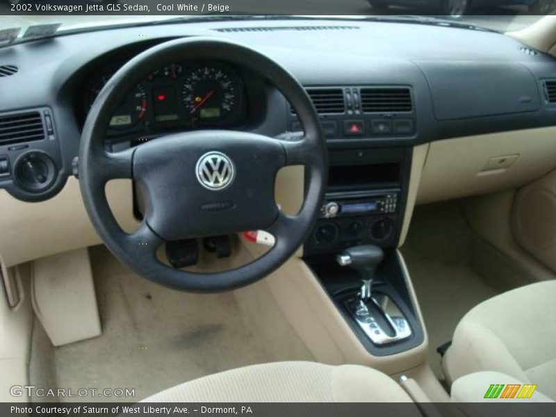 Cool White / Beige 2002 Volkswagen Jetta GLS Sedan