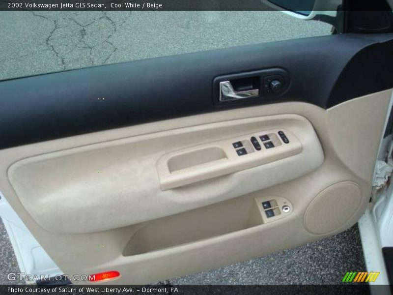 Cool White / Beige 2002 Volkswagen Jetta GLS Sedan