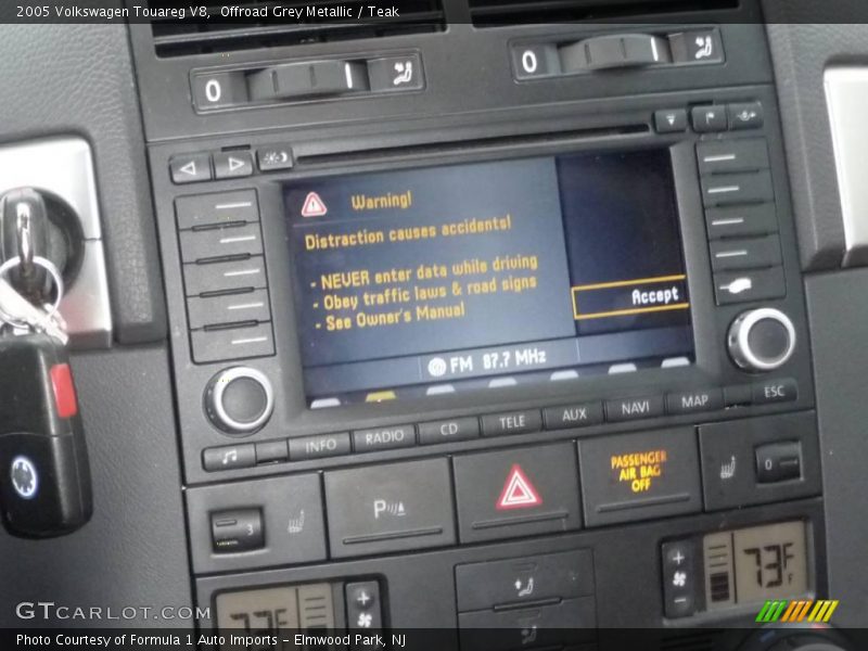 Offroad Grey Metallic / Teak 2005 Volkswagen Touareg V8