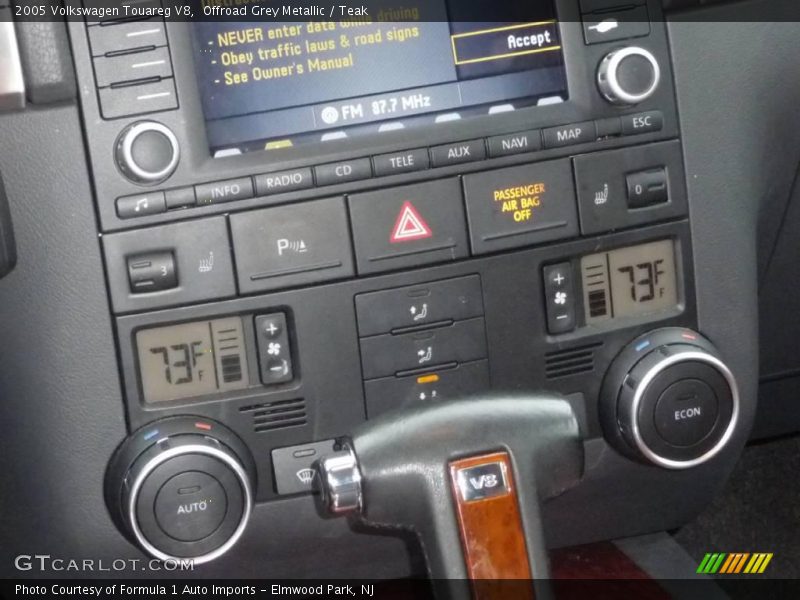 Offroad Grey Metallic / Teak 2005 Volkswagen Touareg V8