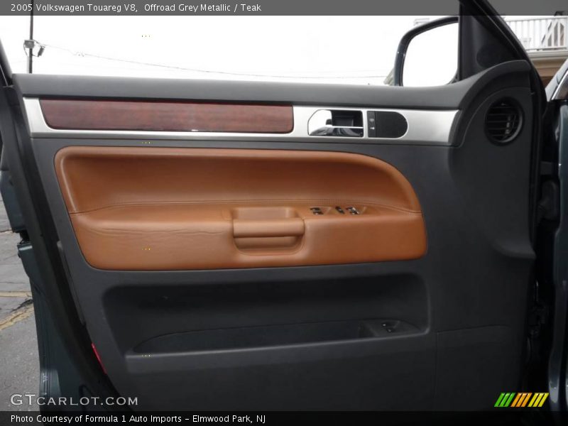 Offroad Grey Metallic / Teak 2005 Volkswagen Touareg V8
