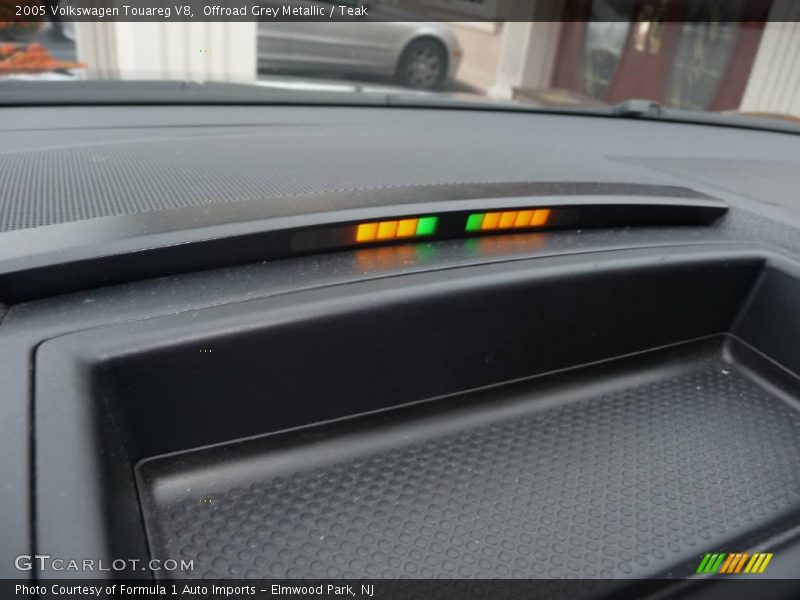 Offroad Grey Metallic / Teak 2005 Volkswagen Touareg V8