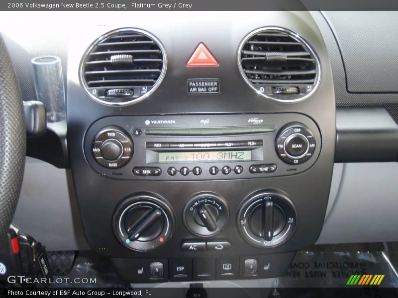 Platinum Grey / Grey 2006 Volkswagen New Beetle 2.5 Coupe