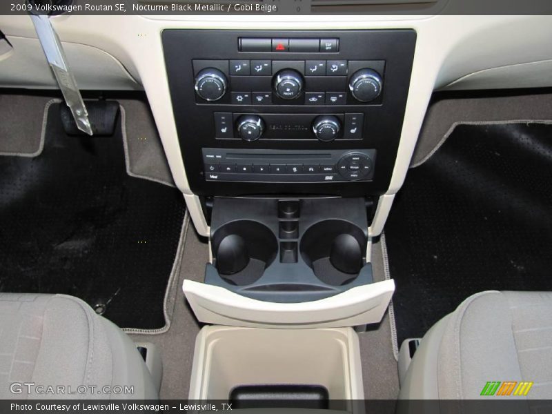 Nocturne Black Metallic / Gobi Beige 2009 Volkswagen Routan SE