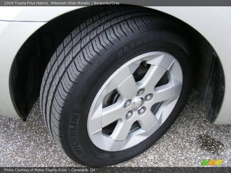 Millenium Silver Metallic / Burgundy/Gray 2004 Toyota Prius Hybrid
