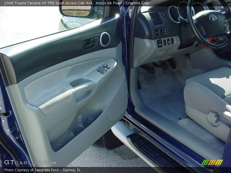 Indigo Ink Pearl / Graphite Gray 2006 Toyota Tacoma V6 TRD Sport Access Cab 4x4