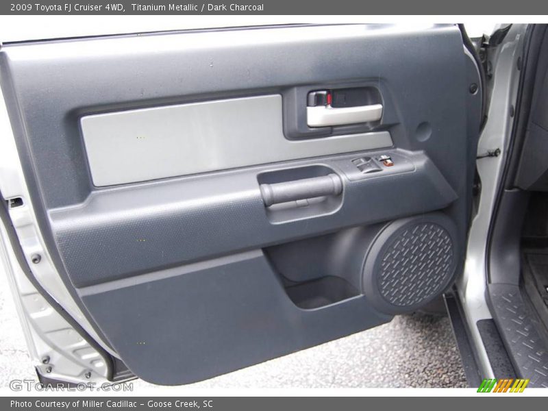 Titanium Metallic / Dark Charcoal 2009 Toyota FJ Cruiser 4WD