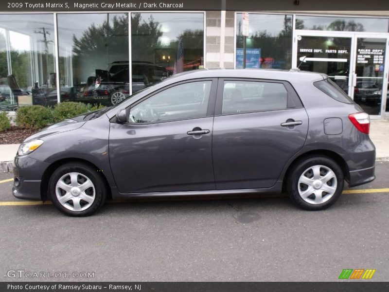 Magnetic Gray Metallic / Dark Charcoal 2009 Toyota Matrix S