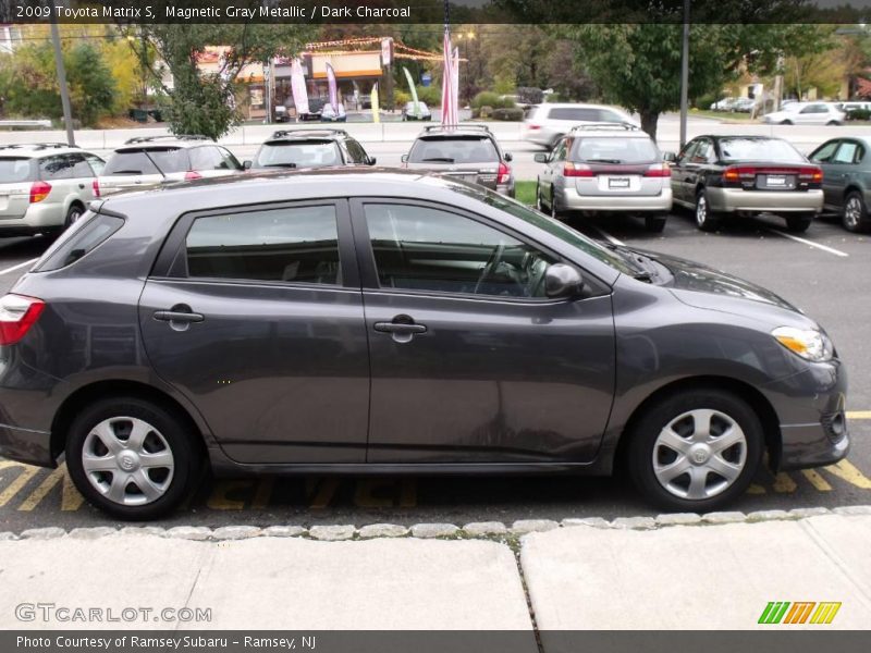 Magnetic Gray Metallic / Dark Charcoal 2009 Toyota Matrix S