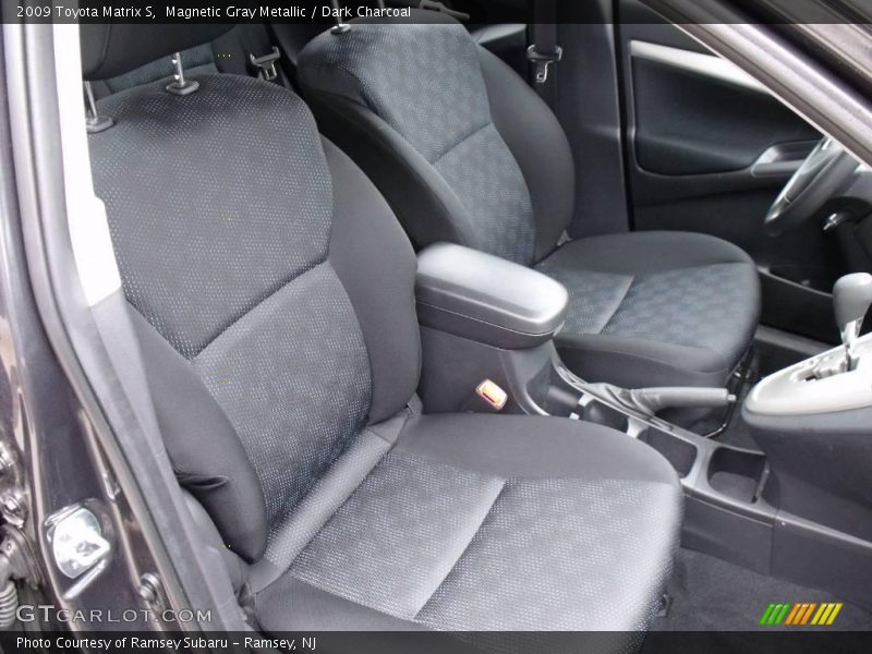 Magnetic Gray Metallic / Dark Charcoal 2009 Toyota Matrix S