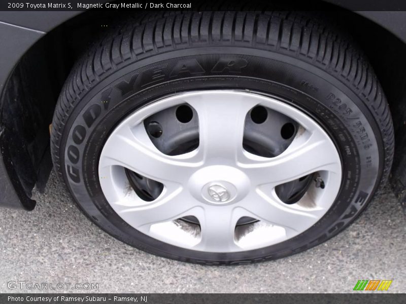 Magnetic Gray Metallic / Dark Charcoal 2009 Toyota Matrix S