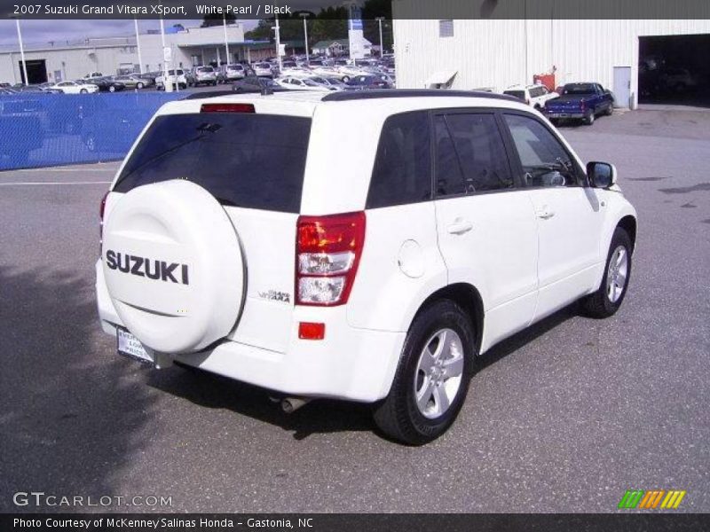 White Pearl / Black 2007 Suzuki Grand Vitara XSport