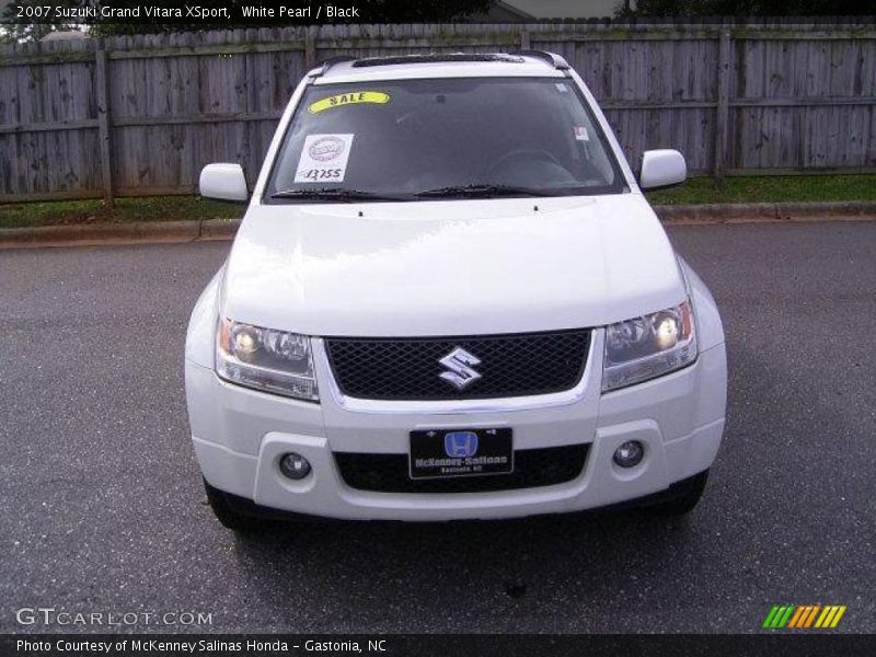 White Pearl / Black 2007 Suzuki Grand Vitara XSport