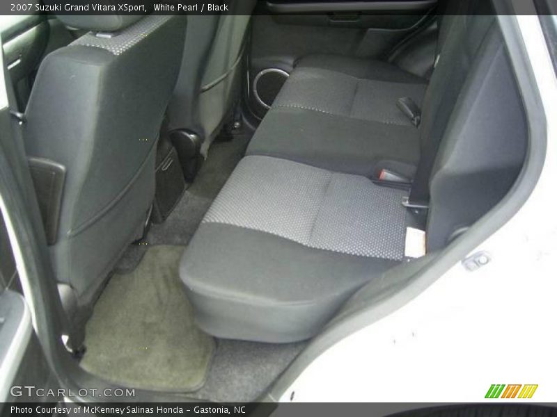 White Pearl / Black 2007 Suzuki Grand Vitara XSport