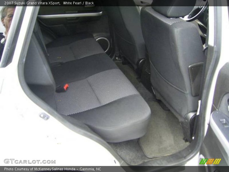 White Pearl / Black 2007 Suzuki Grand Vitara XSport