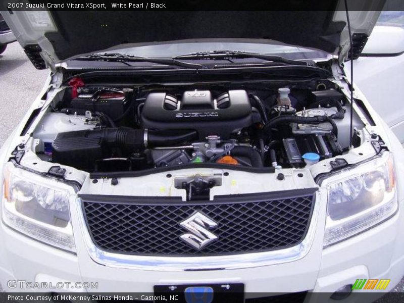 White Pearl / Black 2007 Suzuki Grand Vitara XSport