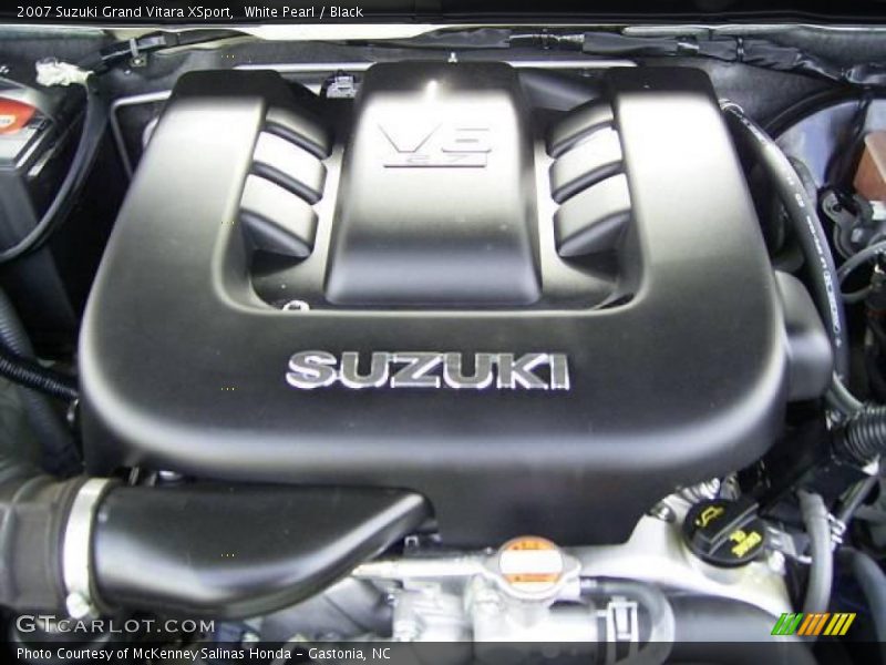 White Pearl / Black 2007 Suzuki Grand Vitara XSport