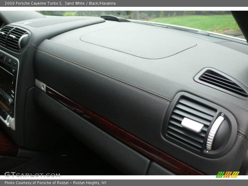 Sand White / Black/Havanna 2009 Porsche Cayenne Turbo S