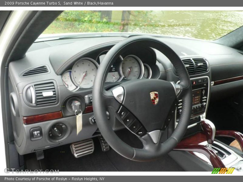 Sand White / Black/Havanna 2009 Porsche Cayenne Turbo S