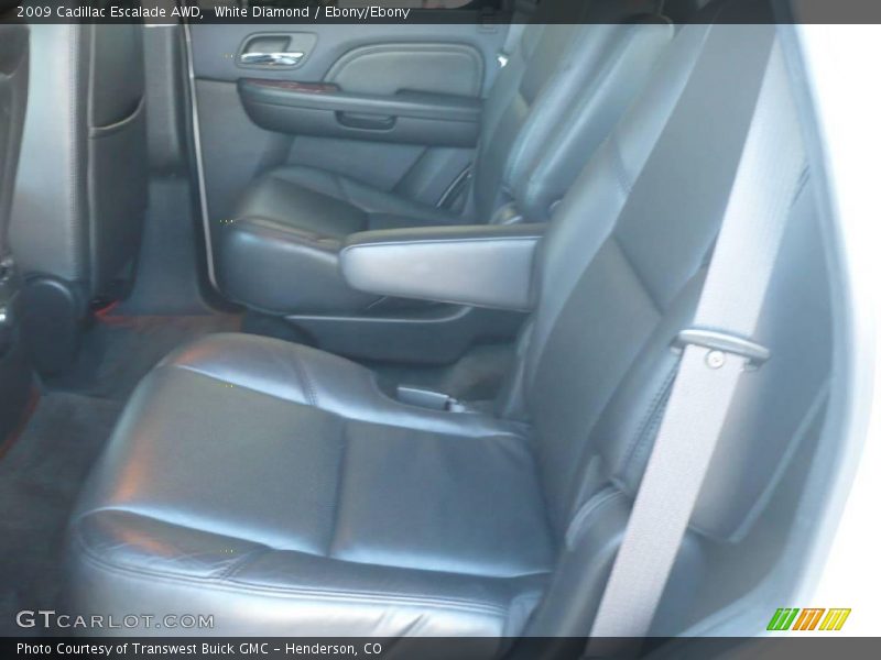 White Diamond / Ebony/Ebony 2009 Cadillac Escalade AWD