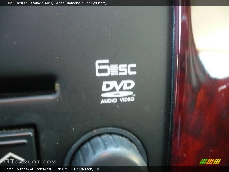 White Diamond / Ebony/Ebony 2009 Cadillac Escalade AWD