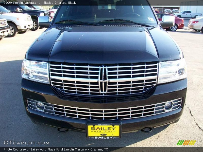 Black / Charcoal Black 2009 Lincoln Navigator L