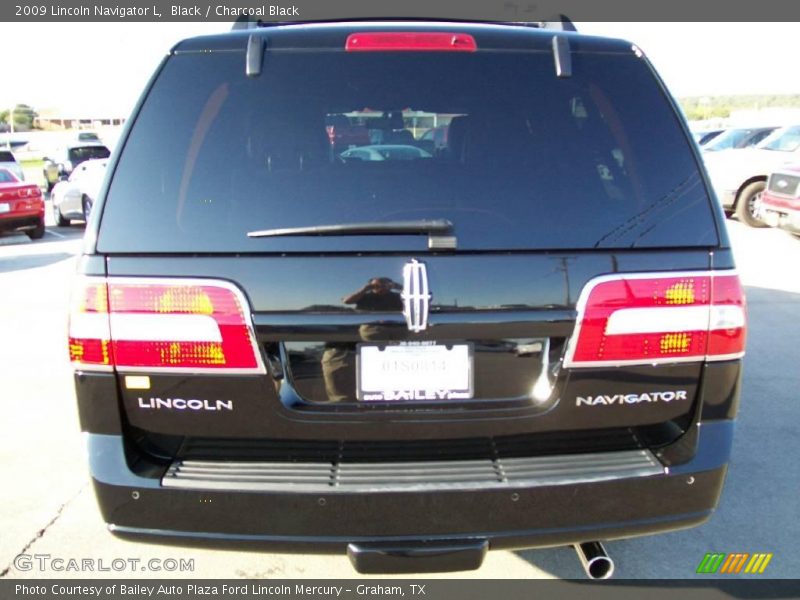 Black / Charcoal Black 2009 Lincoln Navigator L