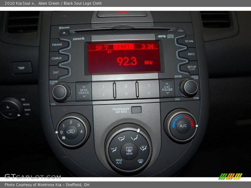 Alien Green / Black Soul Logo Cloth 2010 Kia Soul +