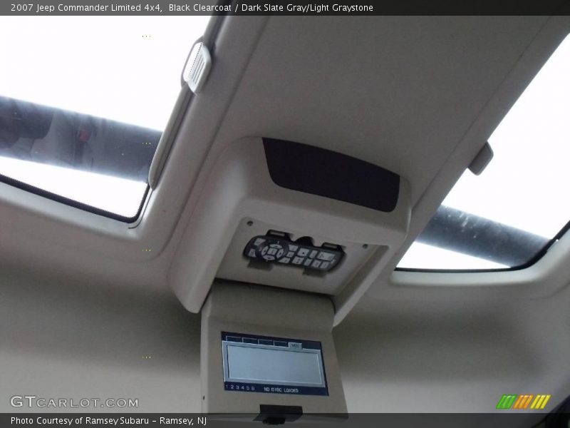 Black Clearcoat / Dark Slate Gray/Light Graystone 2007 Jeep Commander Limited 4x4