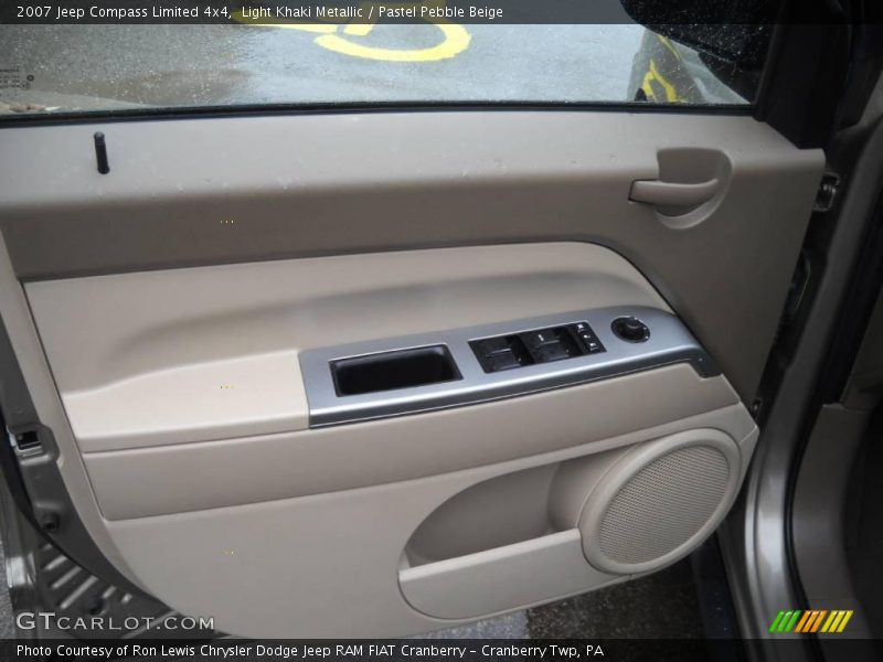 Light Khaki Metallic / Pastel Pebble Beige 2007 Jeep Compass Limited 4x4