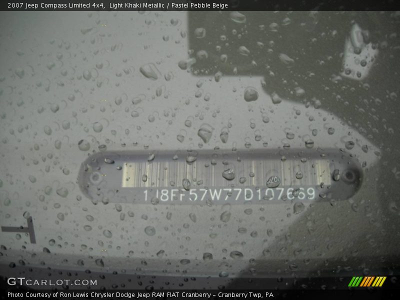 Light Khaki Metallic / Pastel Pebble Beige 2007 Jeep Compass Limited 4x4