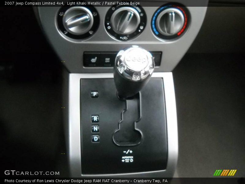 Light Khaki Metallic / Pastel Pebble Beige 2007 Jeep Compass Limited 4x4