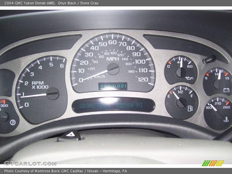 Onyx Black / Stone Gray 2004 GMC Yukon Denali AWD