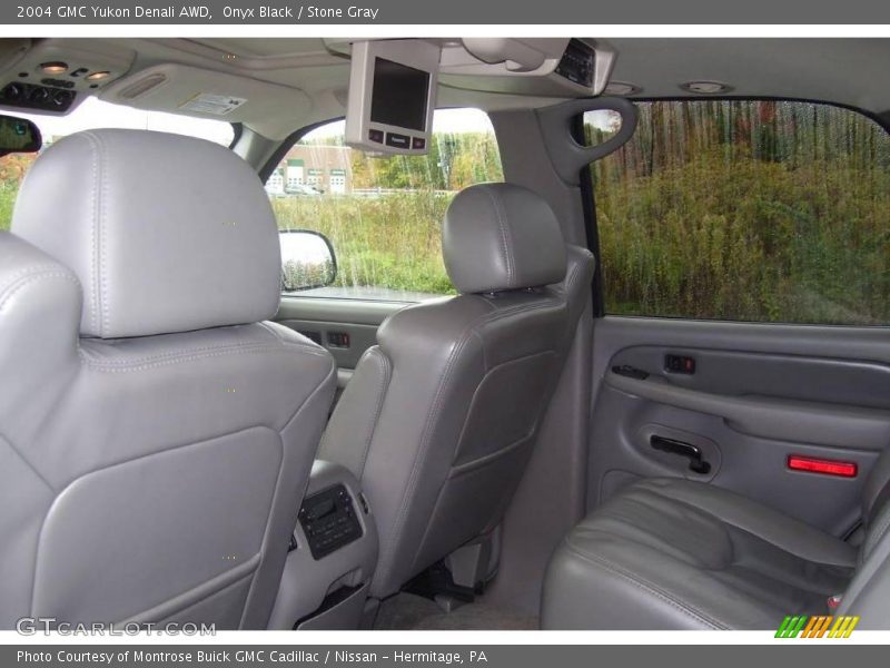 Onyx Black / Stone Gray 2004 GMC Yukon Denali AWD