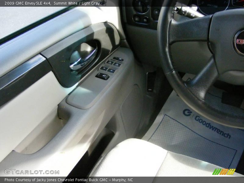 Summit White / Light Gray 2009 GMC Envoy SLE 4x4