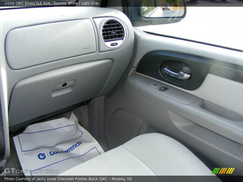 Summit White / Light Gray 2009 GMC Envoy SLE 4x4