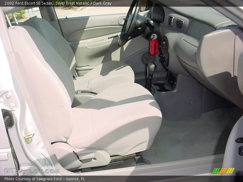 Silver Frost Metallic / Dark Gray 2002 Ford Escort SE Sedan
