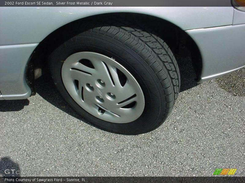 Silver Frost Metallic / Dark Gray 2002 Ford Escort SE Sedan