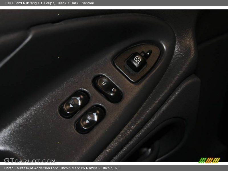 Black / Dark Charcoal 2003 Ford Mustang GT Coupe